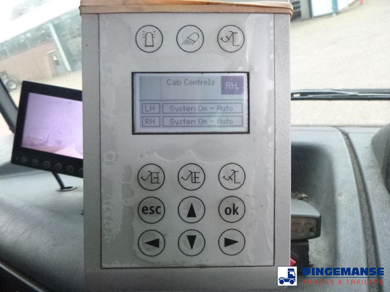 Mercedes-Benz Econic 3233 8X4 RHD Euro 5 refuse truck в лизинг Mercedes-Benz Econic 3233 8X4 RHD Euro 5 refuse truck: фото 19