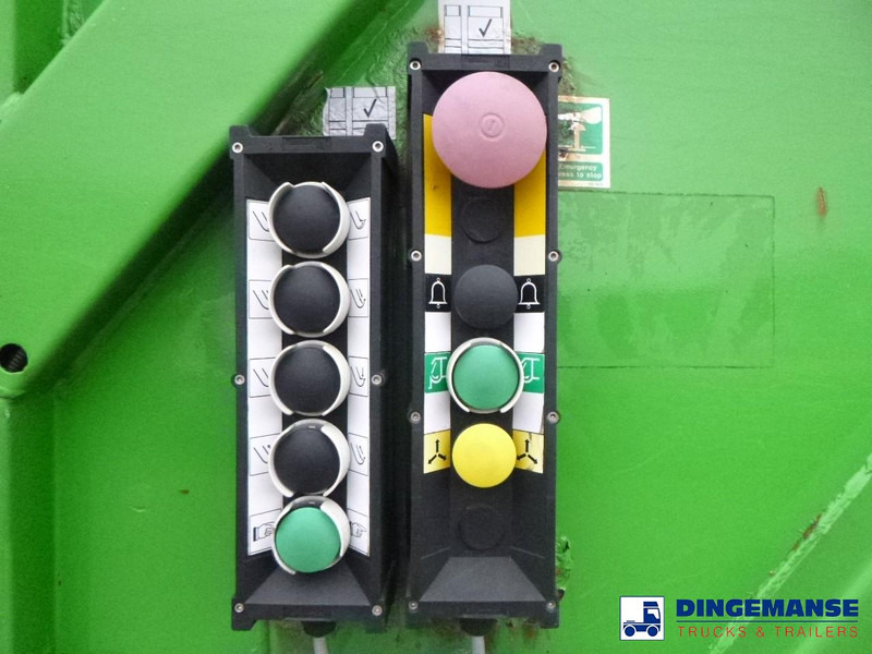 Mercedes-Benz Econic 3233 8X4 RHD Euro 5 refuse truck в лизинг Mercedes-Benz Econic 3233 8X4 RHD Euro 5 refuse truck: фото 8