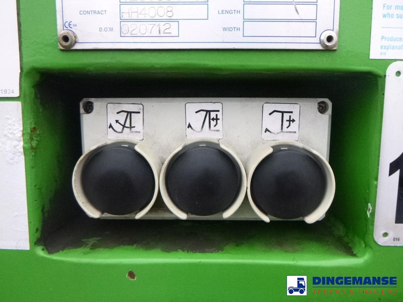 Mercedes-Benz Econic 3233 8X4 RHD Euro 5 refuse truck в лизинг Mercedes-Benz Econic 3233 8X4 RHD Euro 5 refuse truck: фото 7