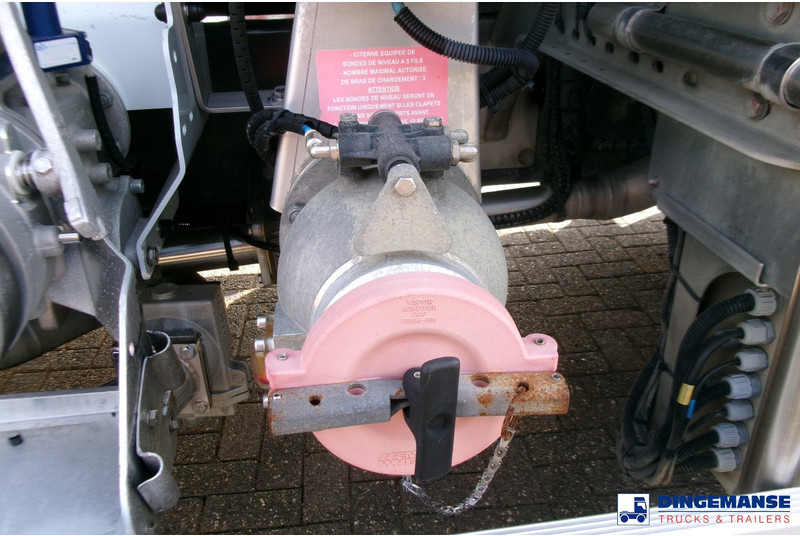 Грузовик-цистерна Renault Premium 300 4x2 fuel tank 14.2 m3 / 4 comp: фото 12