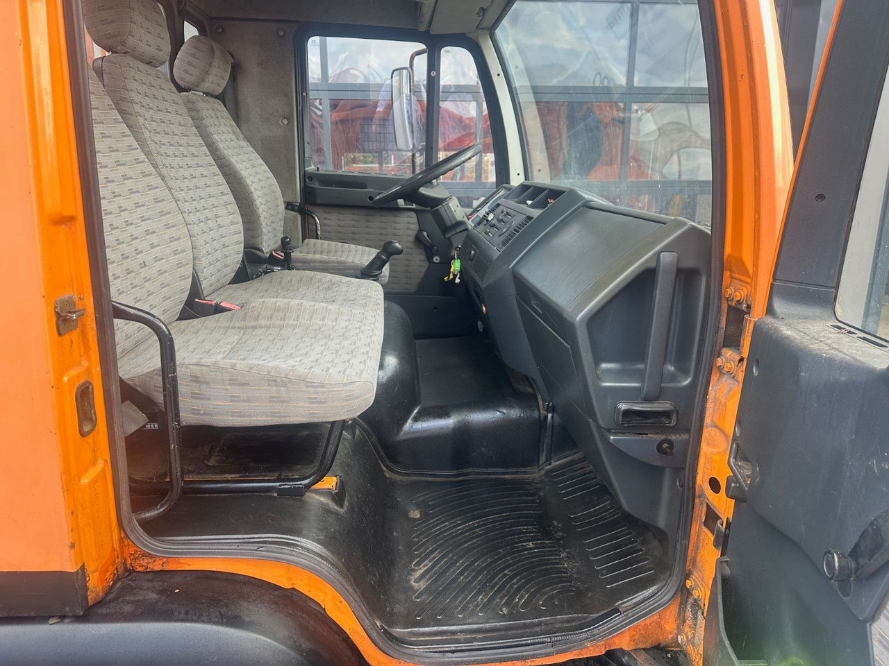 MAN 8.163 Pritsche - Грузовик бортовой/ Платформа: фото 5 MAN 8.163 Pritsche - Грузовик бортовой/ Платформа: фото 5