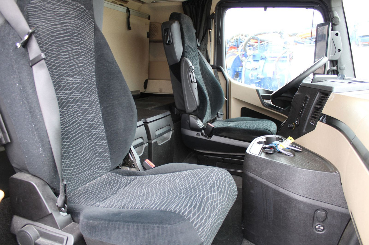 Тягач Mercedes-Benz Actros 1848 LS 4x2 BigSpace (MP5) Vollverspoiler: фото 15 Тягач Mercedes-Benz Actros 1848 LS 4x2 BigSpace (MP5) Vollverspoiler: фото 15