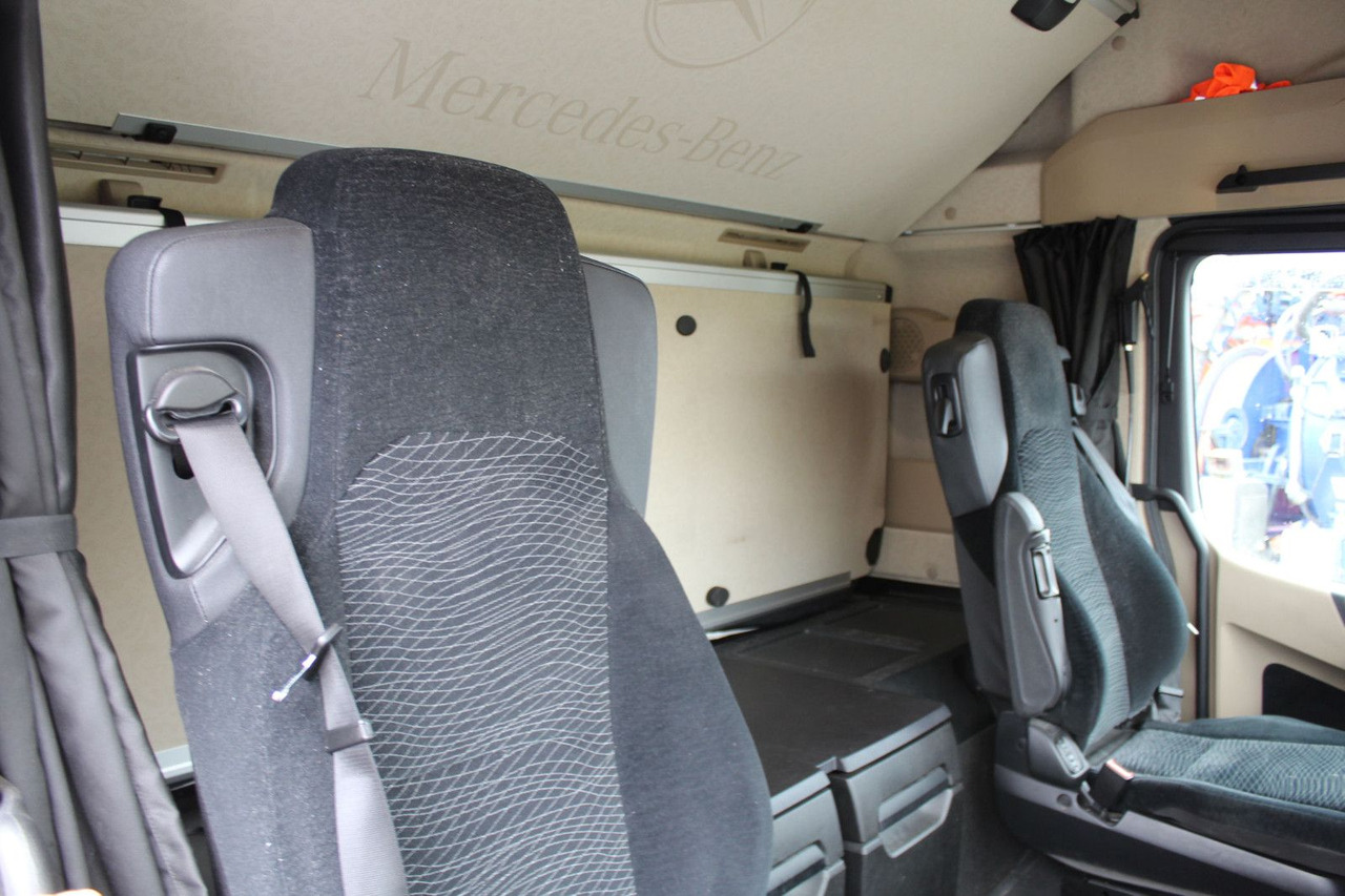 Тягач Mercedes-Benz Actros 1848 LS 4x2 BigSpace (MP5) Vollverspoiler: фото 16 Тягач Mercedes-Benz Actros 1848 LS 4x2 BigSpace (MP5) Vollverspoiler: фото 16