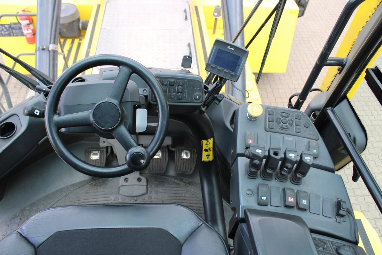 Kalmar DCG90-45ES7 - Контейнерный погрузчик: фото 4 Kalmar DCG90-45ES7 - Контейнерный погрузчик: фото 4