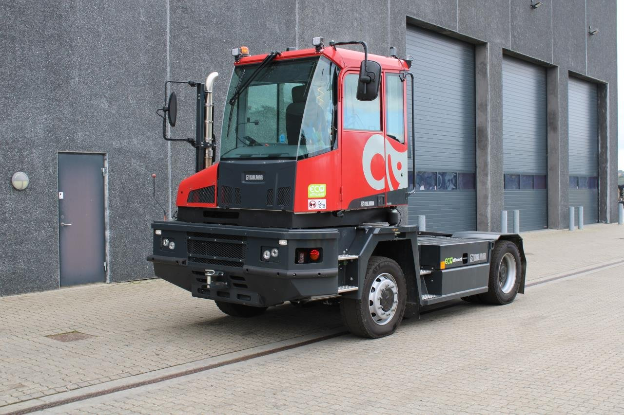 Kalmar TRL618I 4X4 - Терминальный тягач: фото 2 Kalmar TRL618I 4X4 - Терминальный тягач: фото 2