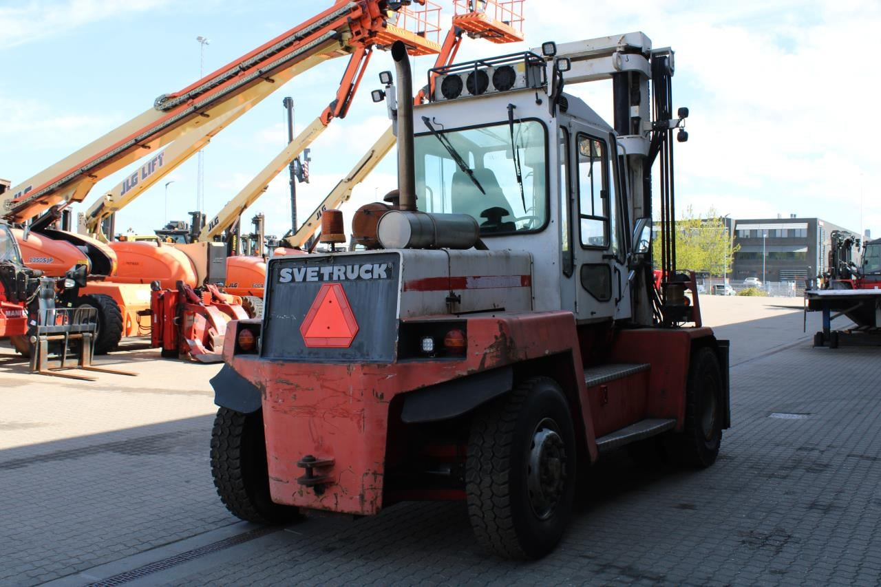 SveTruck 1260-30 - Дизельный погрузчик: фото 3 SveTruck 1260-30 - Дизельный погрузчик: фото 3