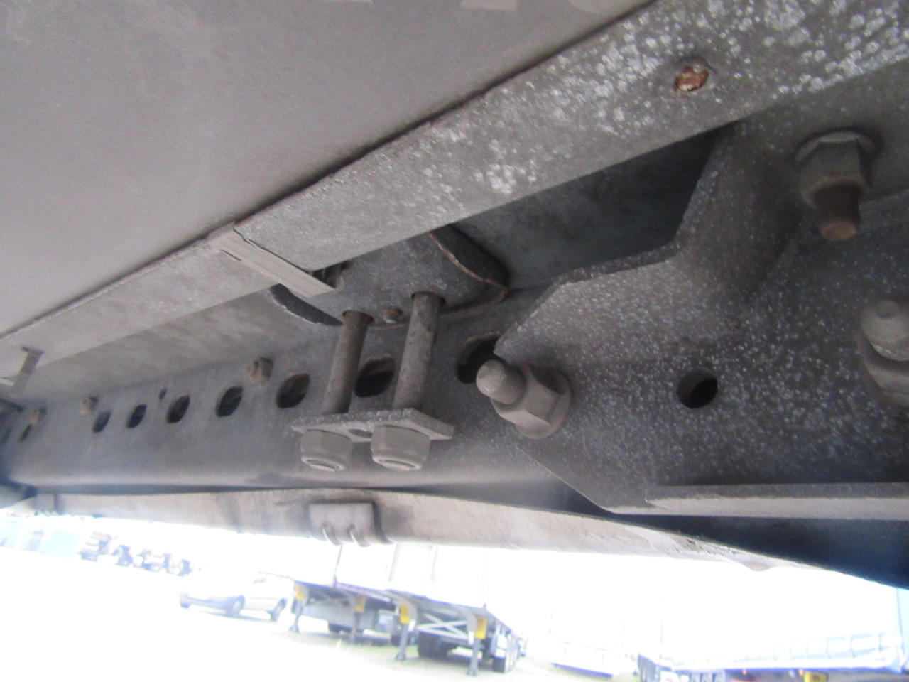 SCHMITZ Auflieger Curtainsider Standard - Тентованный полуприцеп: фото 3 SCHMITZ Auflieger Curtainsider Standard - Тентованный полуприцеп: фото 3