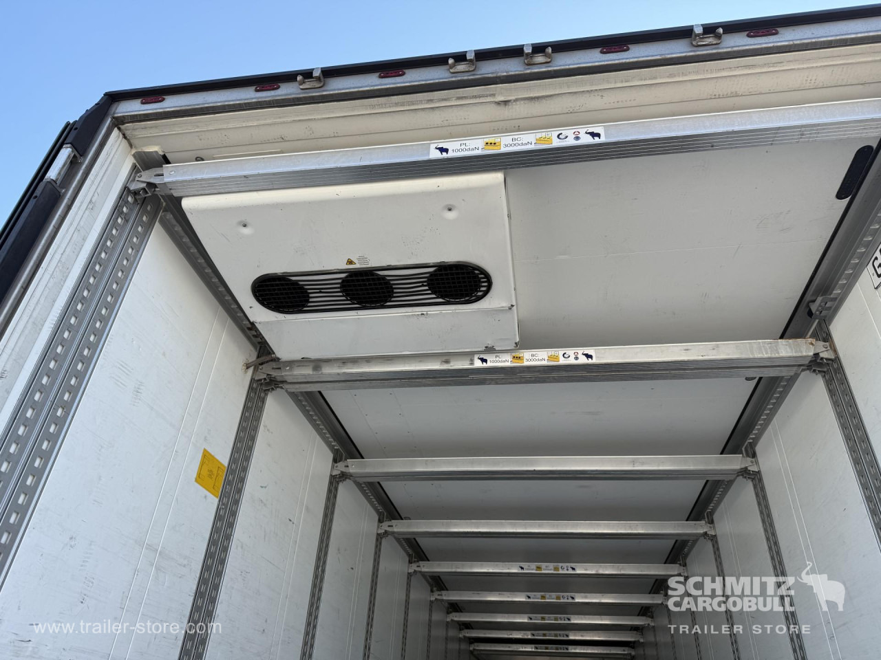 SCHMITZ Auflieger Tiefkühler Multitemp Double deck - Изотермический полуприцеп: фото 3 SCHMITZ Auflieger Tiefkühler Multitemp Double deck - Изотермический полуприцеп: фото 3