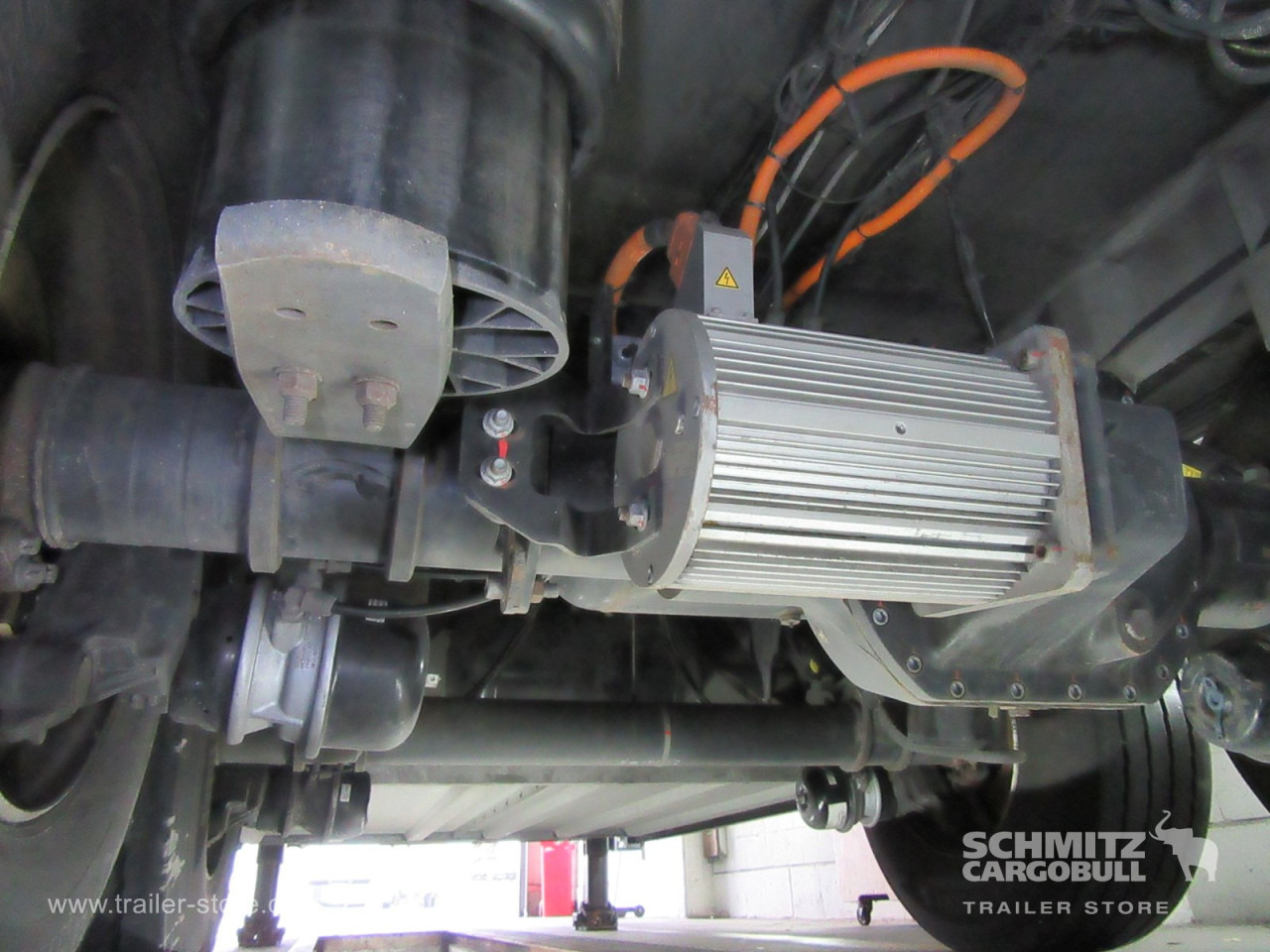 SCHMITZ Auflieger Tiefkühler Multitemp Taillift - Изотермический полуприцеп: фото 3 SCHMITZ Auflieger Tiefkühler Multitemp Taillift - Изотермический полуприцеп: фото 3