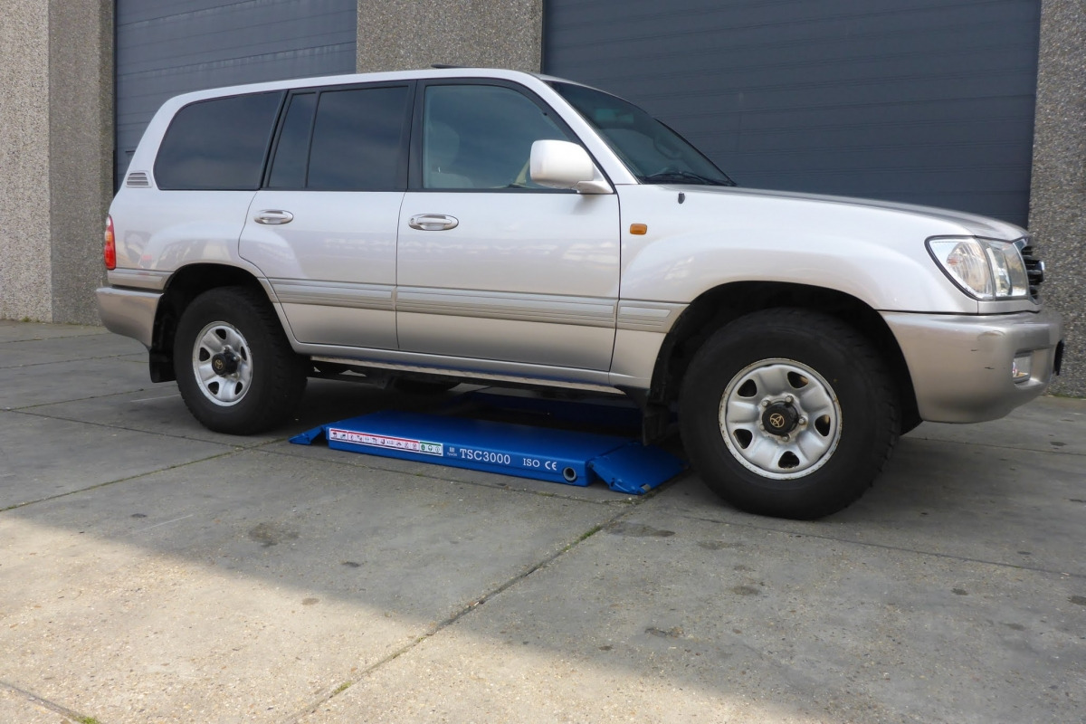 TSC3000E mobile car scissor lift with electrical release - 230V - Оборудование для гаражей/ Мастерских: фото 4 TSC3000E mobile car scissor lift with electrical release - 230V - Оборудование для гаражей/ Мастерских: фото 4