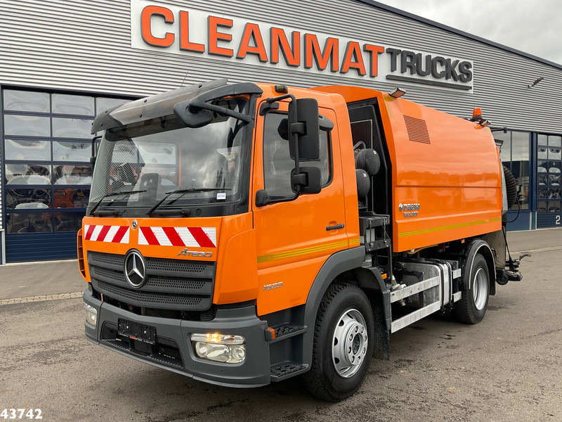 Mercedes-Benz ATEGO 1523 Faun VIAJET 6 R/HS Wegdekreiniger Just 14.776 km! - Подметально-уборочная машина: фото 2 Mercedes-Benz ATEGO 1523 Faun VIAJET 6 R/HS Wegdekreiniger Just 14.776 km! - Подметально-уборочная машина: фото 2