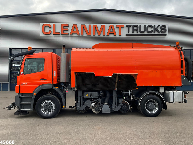 Mercedes-Benz Axor 1833 4x4 Schörling SORF Schienenreinigungs/Railway sweeper Just 38.680 Km! - Подметально-уборочная машина: фото 3 Mercedes-Benz Axor 1833 4x4 Schörling SORF Schienenreinigungs/Railway sweeper Just 38.680 Km! - Подметально-уборочная машина: фото 3