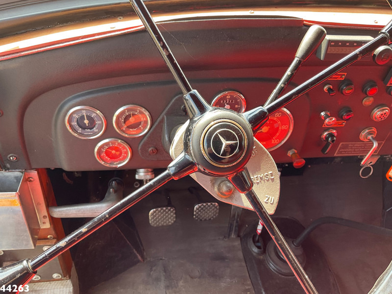 Пожарная машина Mercedes-Benz LF 311 Oldtimer Feuerwehrfahrzeug Just 35.940 km!: фото 17 Пожарная машина Mercedes-Benz LF 311 Oldtimer Feuerwehrfahrzeug Just 35.940 km!: фото 17