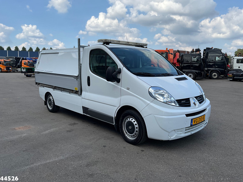 Renault Trafic 2.0 dCi Veeg-vuil kipper - Мусоровоз: фото 5 Renault Trafic 2.0 dCi Veeg-vuil kipper - Мусоровоз: фото 5