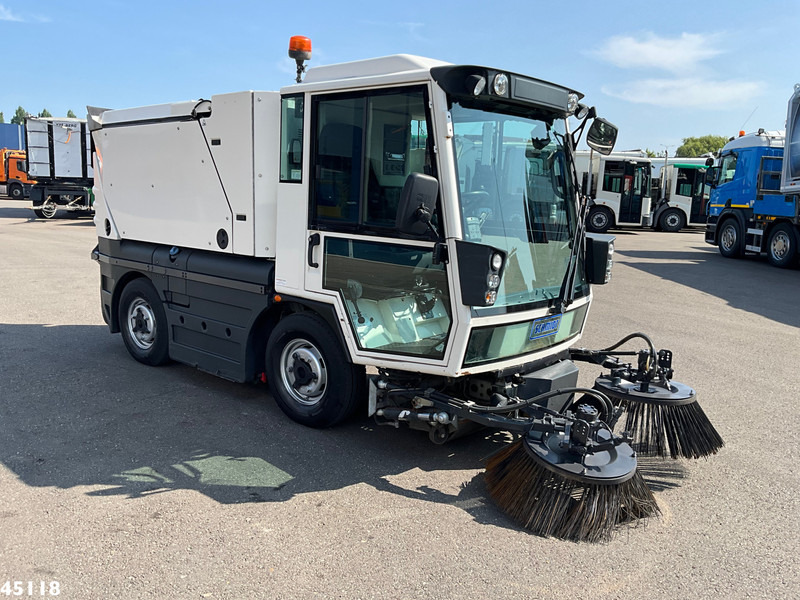 Schmidt Swingo Compact 200 Euro 6 - Подметально-уборочная машина: фото 4 Schmidt Swingo Compact 200 Euro 6 - Подметально-уборочная машина: фото 4