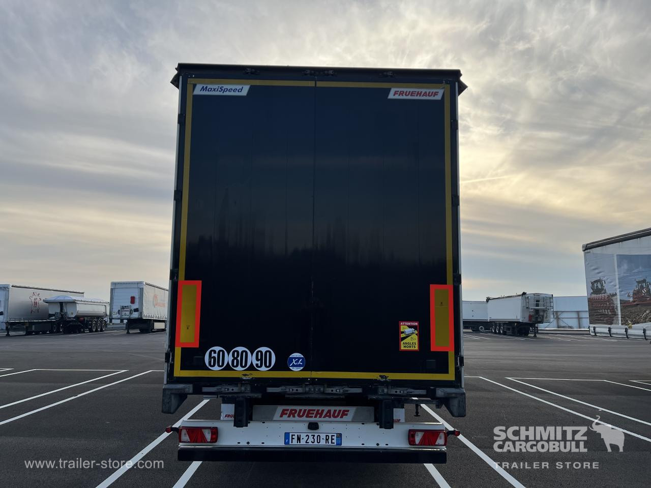 Тентованный полуприцеп FRUEHAUF Curtainsider Standard: фото 6