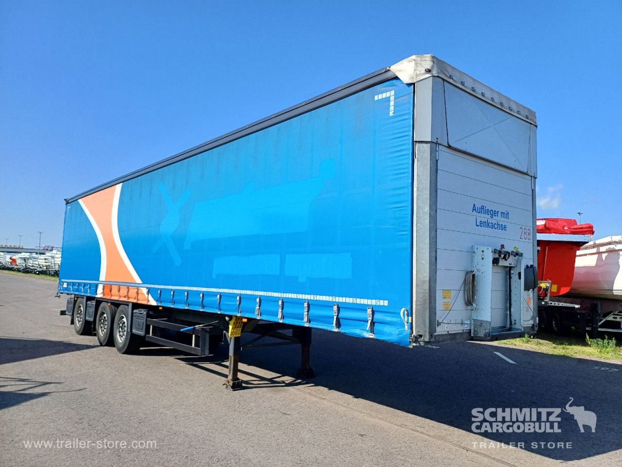 SCHMITZ Auflieger Curtainsider Standard Forklift holder - Тентованный полуприцеп: фото 1 SCHMITZ Auflieger Curtainsider Standard Forklift holder - Тентованный полуприцеп: фото 1
