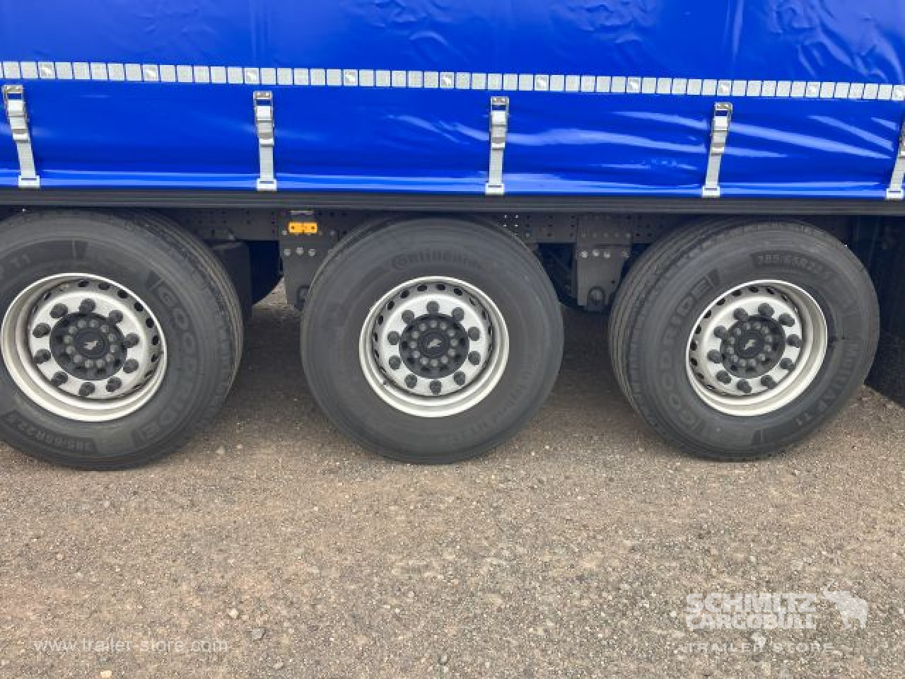 SCHMITZ Auflieger Curtainsider Standard - Тентованный полуприцеп: фото 3 SCHMITZ Auflieger Curtainsider Standard - Тентованный полуприцеп: фото 3