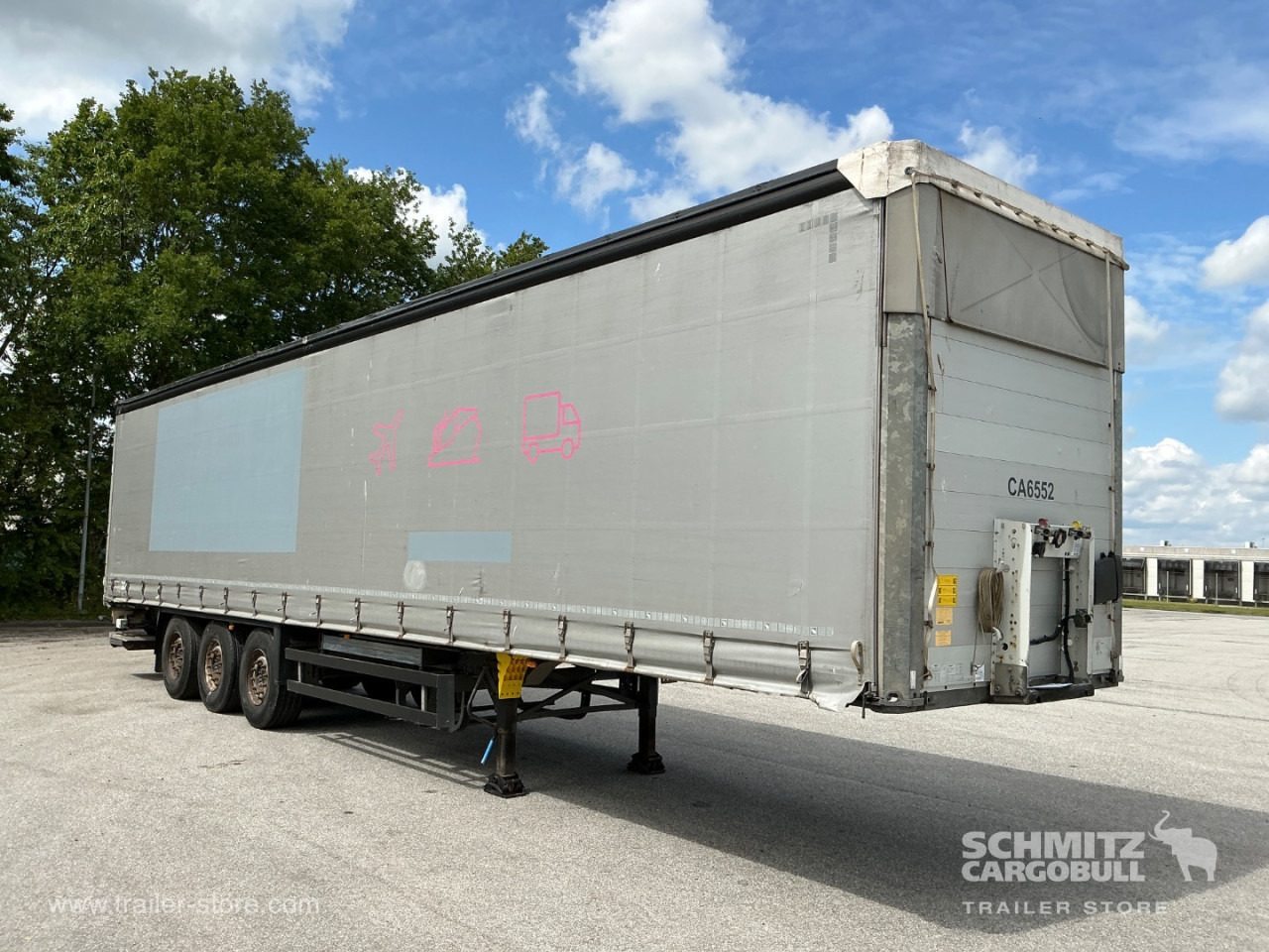 SCHMITZ Curtainsider Standard Taillift - Тентованный полуприцеп: фото 1 SCHMITZ Curtainsider Standard Taillift - Тентованный полуприцеп: фото 1