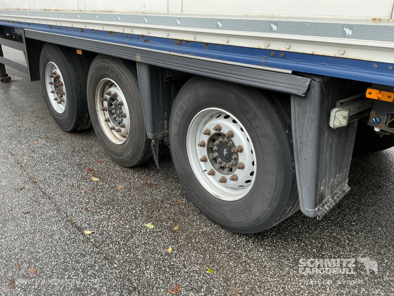 SCHMITZ Dryfreight Standard Taillift - Полуприцеп-фургон: фото 2 SCHMITZ Dryfreight Standard Taillift - Полуприцеп-фургон: фото 2