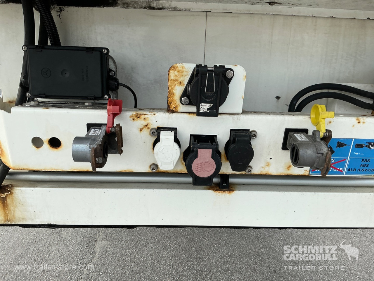 SCHMITZ Reefer Multitemp Double deck Taillift - Изотермический полуприцеп: фото 4 SCHMITZ Reefer Multitemp Double deck Taillift - Изотермический полуприцеп: фото 4