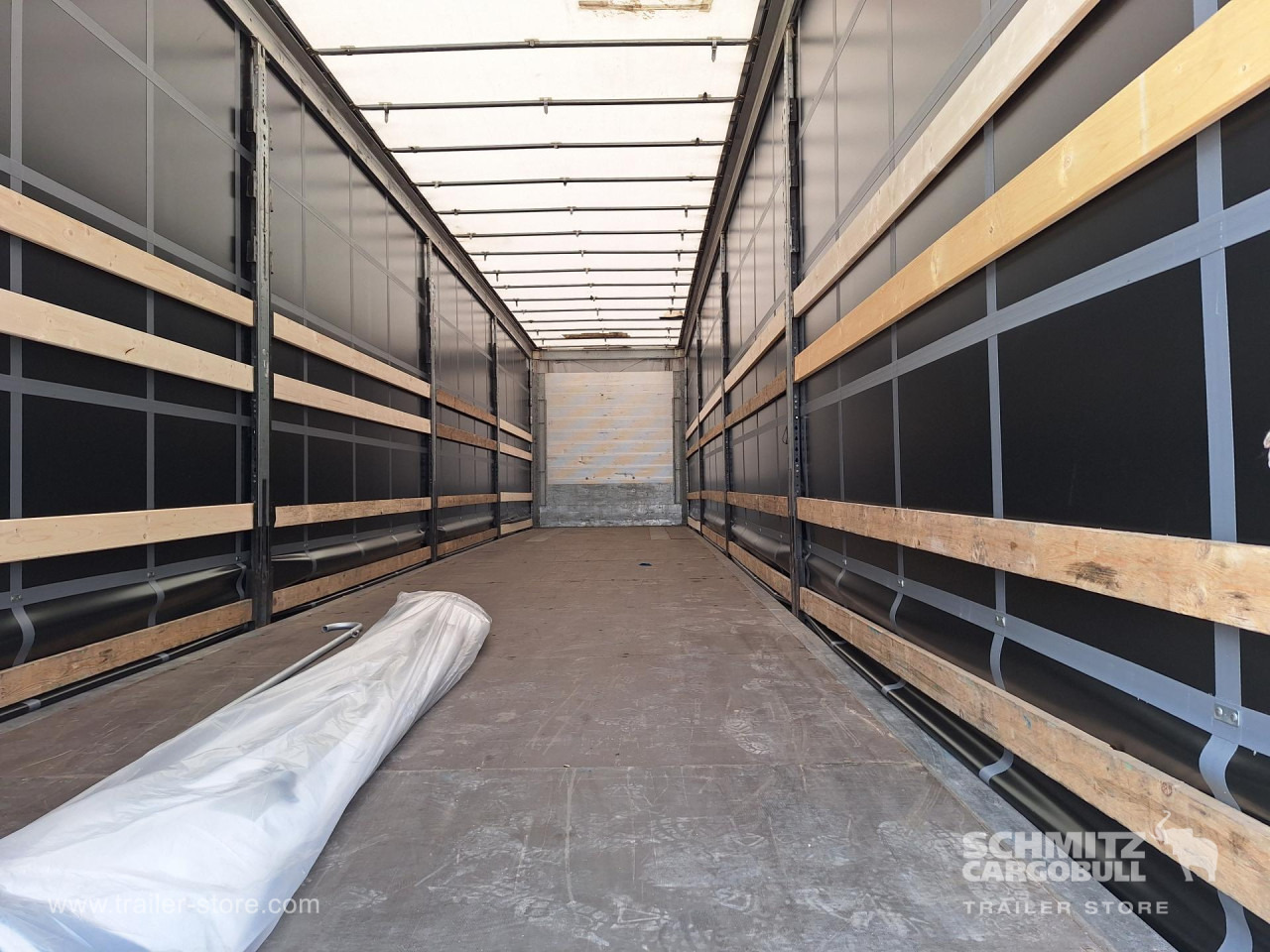 SCHMITZ Curtainsider Mega - Тентованный полуприцеп: фото 3 SCHMITZ Curtainsider Mega - Тентованный полуприцеп: фото 3
