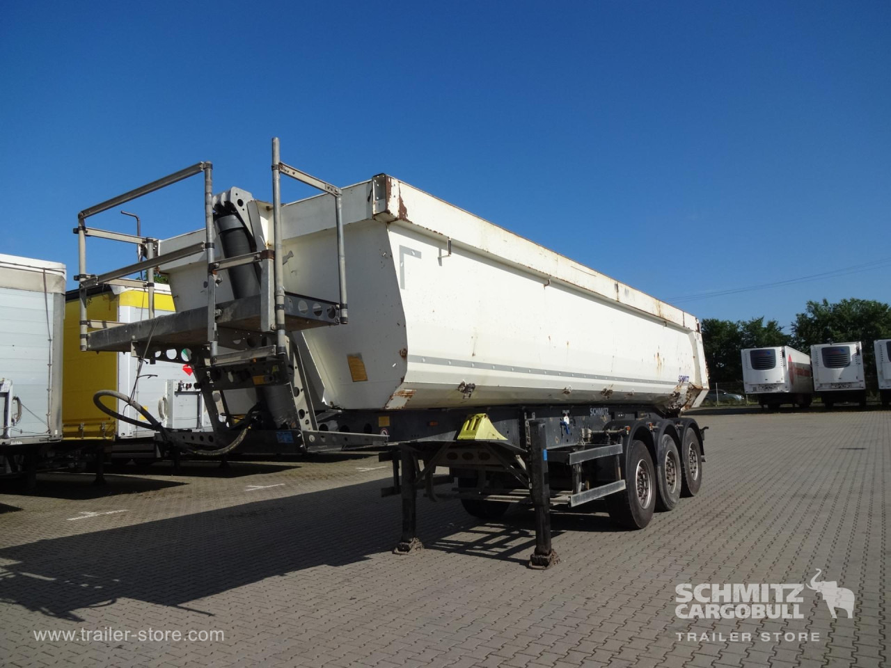 SCHMITZ Tipper Steel half pipe body 28m³ - Самосвальный полуприцеп: фото 4 SCHMITZ Tipper Steel half pipe body 28m³ - Самосвальный полуприцеп: фото 4