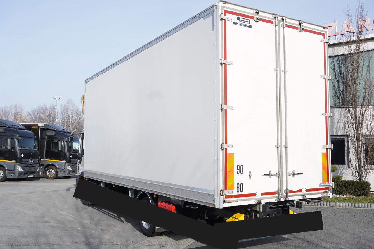 Giraudon 120.190 - Сменный кузов - фургон: фото 4 Giraudon 120.190 - Сменный кузов - фургон: фото 4