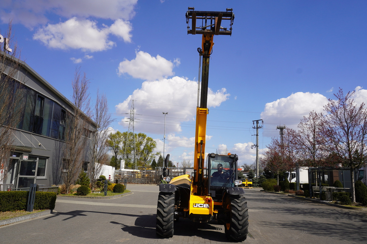 Телескопический фронтальный погрузчик JCB 526-56 AGRI Plus / 5.6 m telescopic loader / joystick: фото 25