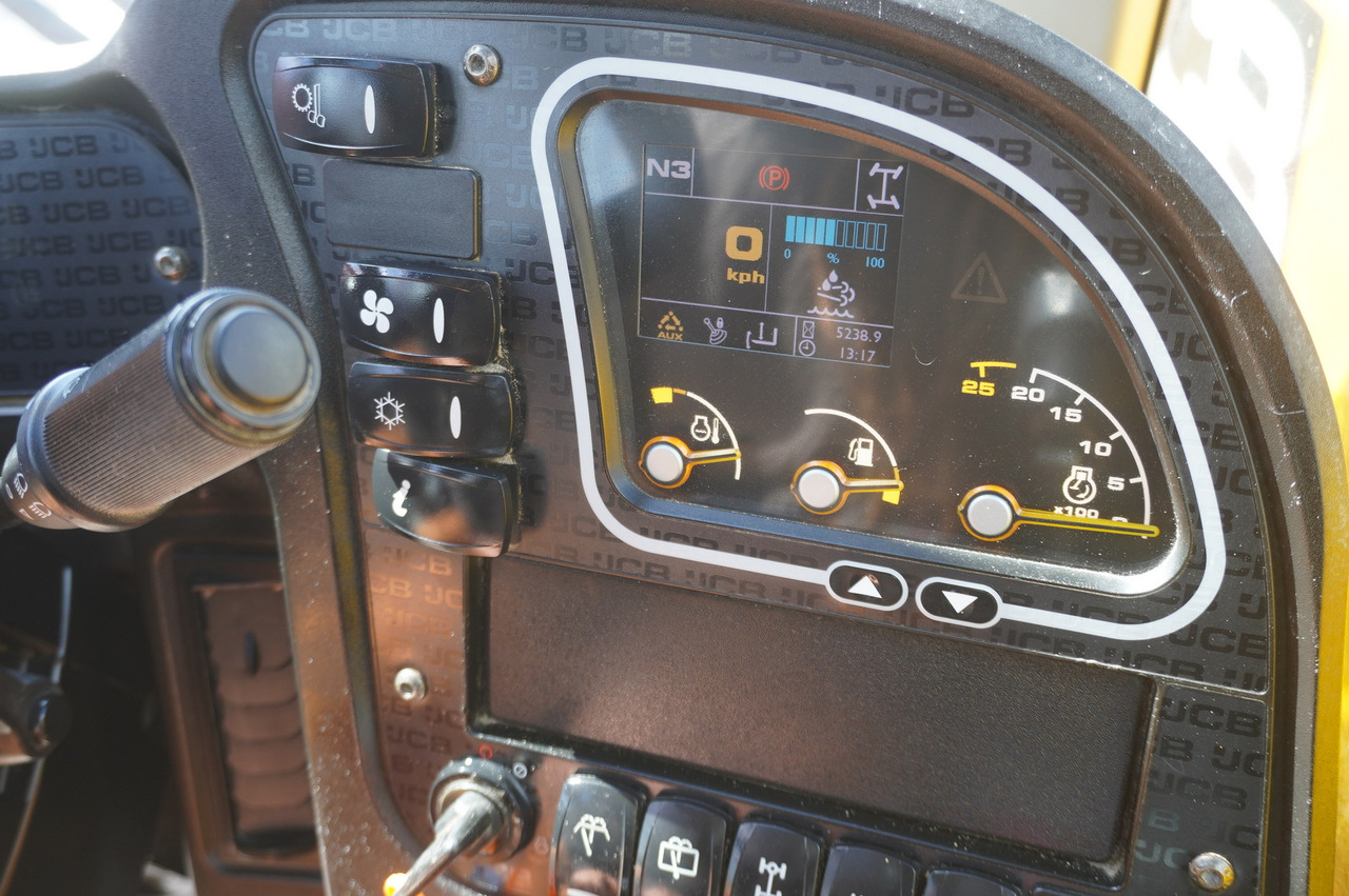 Телескопический фронтальный погрузчик JCB 526-56 AGRI Plus / 5.6 m telescopic loader / joystick: фото 12