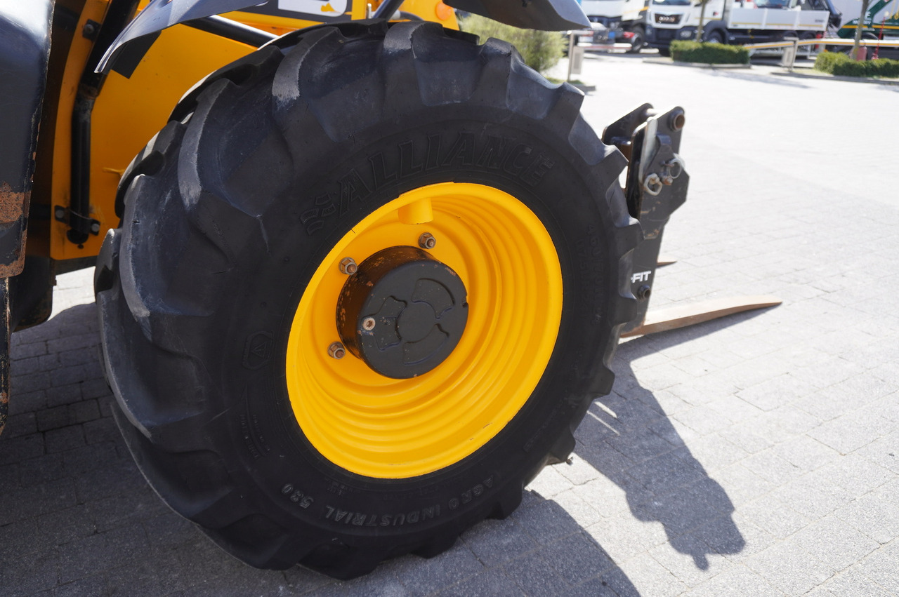 Телескопический фронтальный погрузчик JCB 526-56 AGRI Plus / 5.6 m telescopic loader / joystick: фото 17