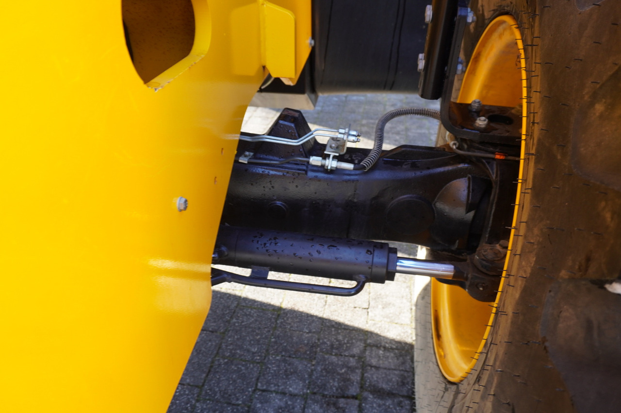 Телескопический фронтальный погрузчик JCB 540-170 Telescopic Loader / 17m / joystick: фото 34
