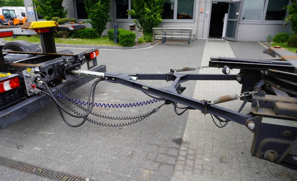 KOGEL BDF Low Deck Mega trailer - Прицеп-контейнеровоз/ Сменный кузов: фото 4 KOGEL BDF Low Deck Mega trailer - Прицеп-контейнеровоз/ Сменный кузов: фото 4