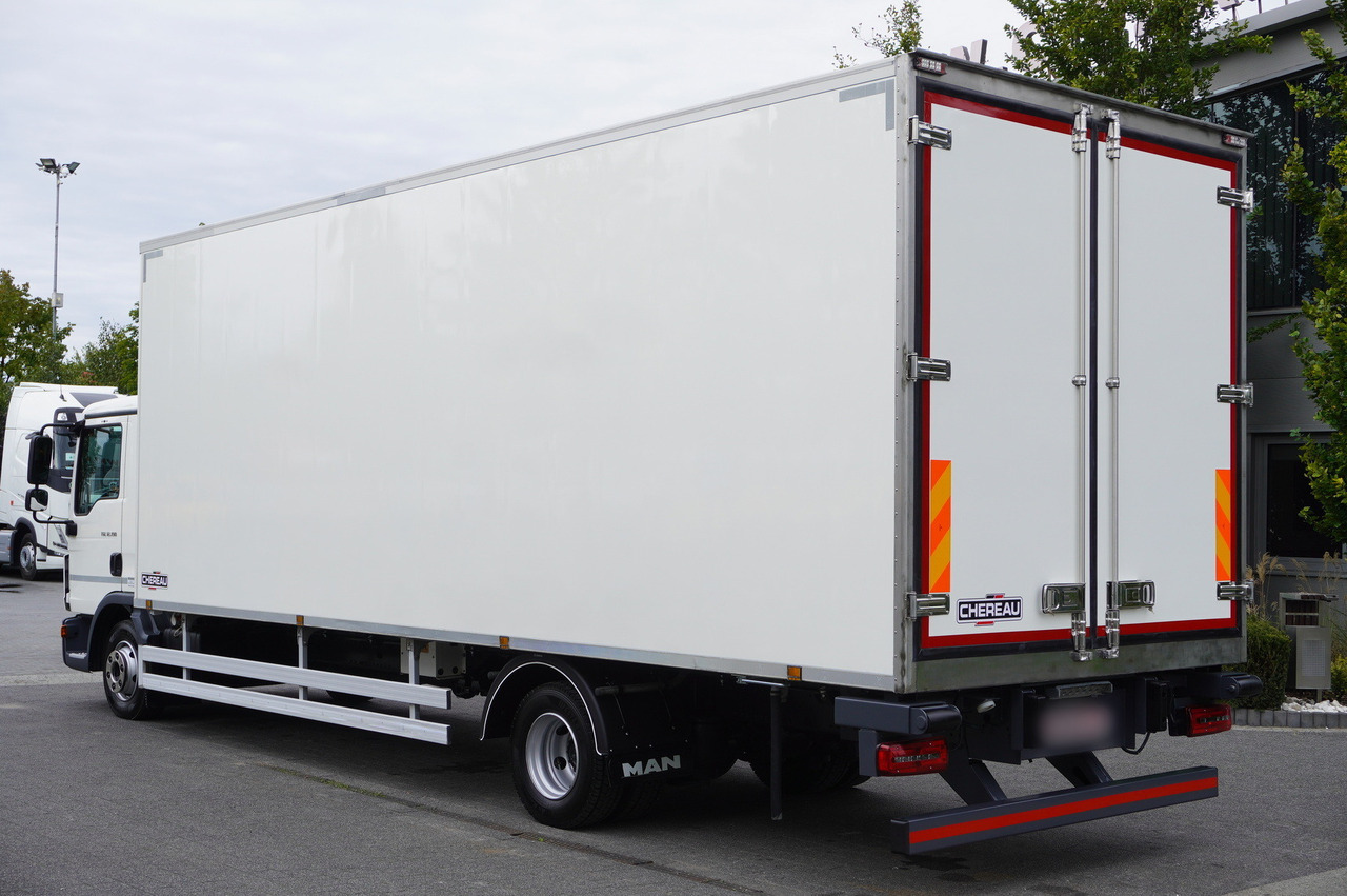 MAN TGL 12.190 / CHEREAU Refrigerator 18 PAL multitemperature / Thermoking T-1200R / 100,000 km - Рефрижератор: фото 4 MAN TGL 12.190 / CHEREAU Refrigerator 18 PAL multitemperature / Thermoking T-1200R / 100,000 km - Рефрижератор: фото 4