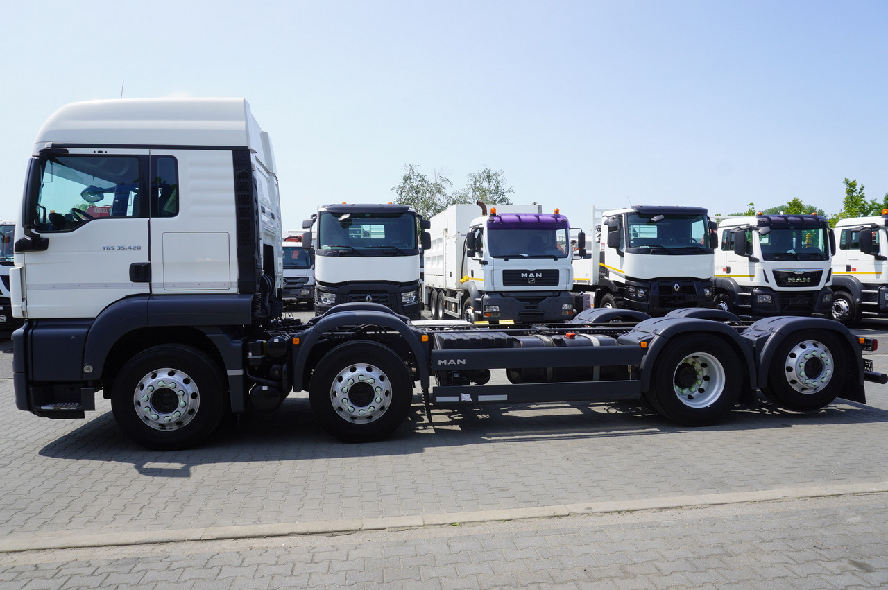 MAN TGS 35.420 8x2 / Chassis 6.4 m / 3 steered axles - Автоманипулятор: фото 3 MAN TGS 35.420 8x2 / Chassis 6.4 m / 3 steered axles - Автоманипулятор: фото 3