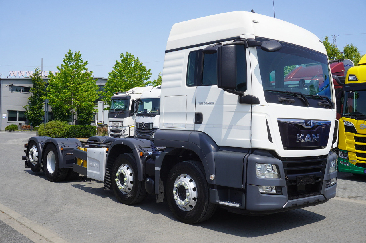 Грузовик-шасси MAN TGS 35.420 8x2 / Chassis 6.4 m / 3 steered axles: фото 7