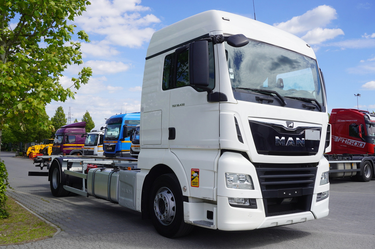 MAN TGX 18.430 / BDF 7.5 m / sleeping cab / 2021 - Грузовик-контейнеровоз/ Сменный кузов: фото 4 MAN TGX 18.430 / BDF 7.5 m / sleeping cab / 2021 - Грузовик-контейнеровоз/ Сменный кузов: фото 4