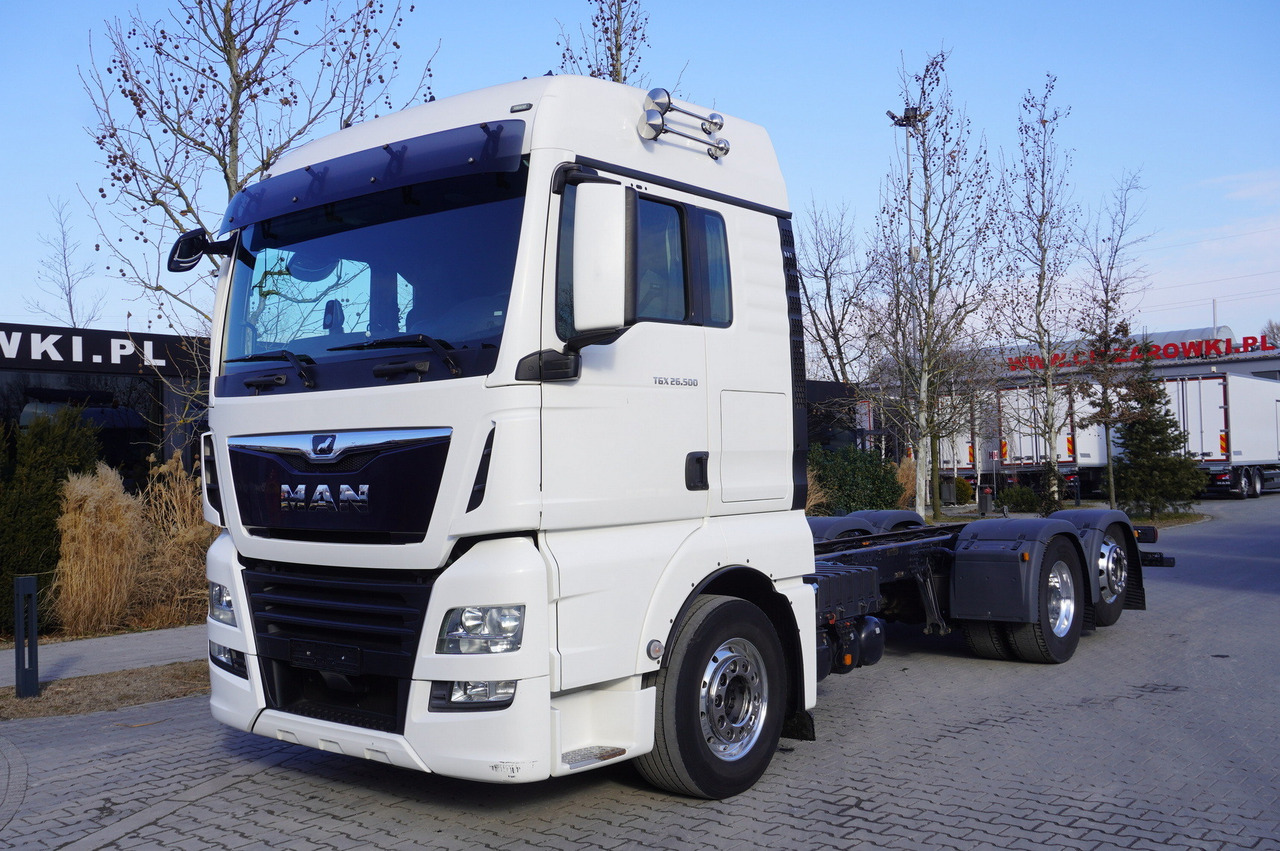 MAN TGX 26,500 / 500 HP / steering 3rd axle / 20 t cap. / Chassis 6.5 m - Грузовик-шасси: фото 3 MAN TGX 26,500 / 500 HP / steering 3rd axle / 20 t cap. / Chassis 6.5 m - Грузовик-шасси: фото 3