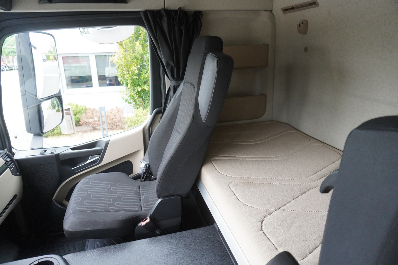 MERCEDES-BENZ Actros 1824 / Refrigerator 22 EPAL / Carrier Supra 950 / Sleeping cabin в лизинг MERCEDES-BENZ Actros 1824 / Refrigerator 22 EPAL / Carrier Supra 950 / Sleeping cabin: фото 24 MERCEDES-BENZ Actros 1824 / Refrigerator 22 EPAL / Carrier Supra 950 / Sleeping cabin в лизинг MERCEDES-BENZ Actros 1824 / Refrigerator 22 EPAL / Carrier Supra 950 / Sleeping cabin: фото 24