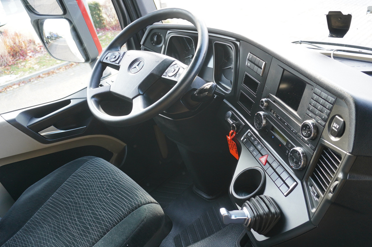 Тентованный грузовик MERCEDES-BENZ Actros 1835 E6 4×2 / Curtainsider 21 pallets / tail lift 1.5t: фото 12