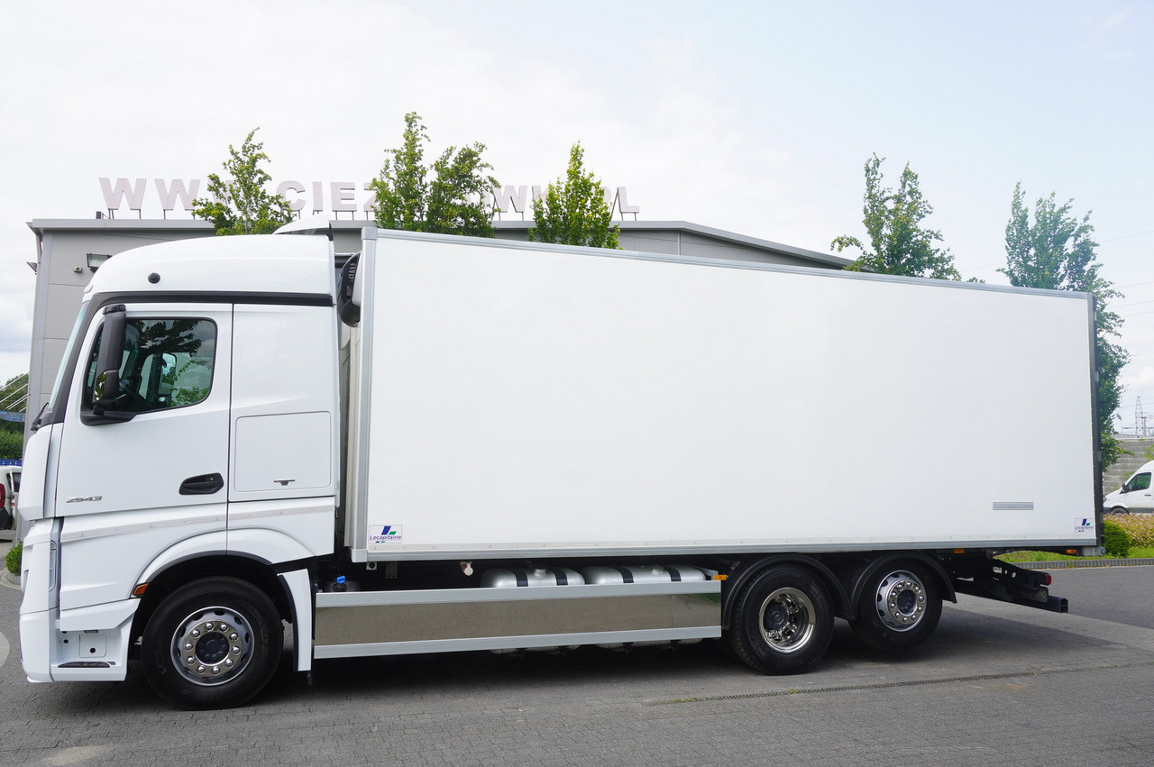 MERCEDES-BENZ Actros 2543 / Lecapitaine Refrigerator Multitemperature / Carrier Supra 950 MT - Рефрижератор: фото 2 MERCEDES-BENZ Actros 2543 / Lecapitaine Refrigerator Multitemperature / Carrier Supra 950 MT - Рефрижератор: фото 2