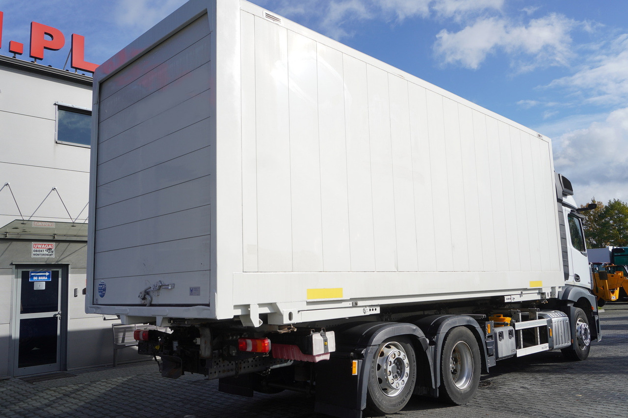 MERCEDES-BENZ Actros 2545 MP5 / KRONE 18 EPAL box body / ADR AT - Грузовик с закрытым кузовом: фото 2 MERCEDES-BENZ Actros 2545 MP5 / KRONE 18 EPAL box body / ADR AT - Грузовик с закрытым кузовом: фото 2