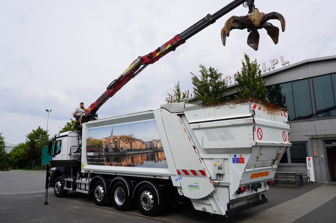 MERCEDES-BENZ Antos 3240 8x2 / Tajfun 5T crane / Farid Industries garbage truck/ 3 steered axles - Автоманипулятор: фото 2 MERCEDES-BENZ Antos 3240 8x2 / Tajfun 5T crane / Farid Industries garbage truck/ 3 steered axles - Автоманипулятор: фото 2