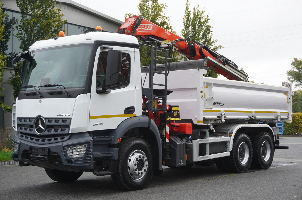 MERCEDES-BENZ Arocs 2636 6x4 / Fassi F175 / 7.7 t / 10 m / 2-side tipper / Bortmatic - Самосвал, Автоманипулятор: фото 2 MERCEDES-BENZ Arocs 2636 6x4 / Fassi F175 / 7.7 t / 10 m / 2-side tipper / Bortmatic - Самосвал, Автоманипулятор: фото 2