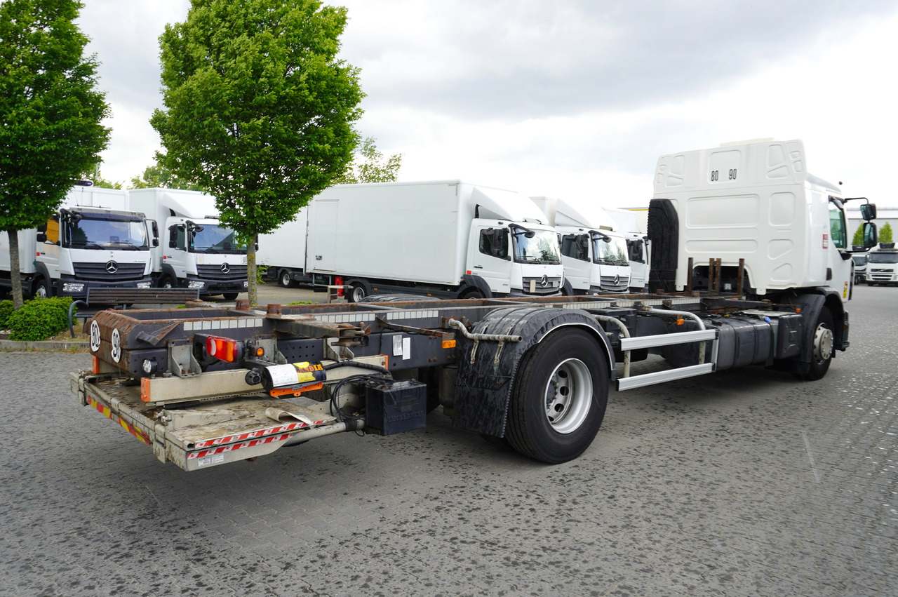 RENAULT D19 Wide Glob / BDF / load capacity 11t / 280 thousand km / tail lift - Грузовик-шасси: фото 5 RENAULT D19 Wide Glob / BDF / load capacity 11t / 280 thousand km / tail lift - Грузовик-шасси: фото 5