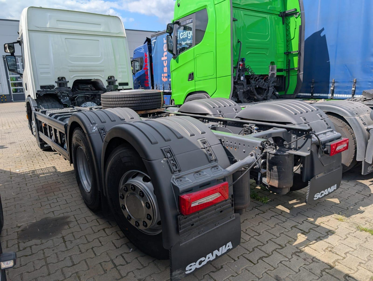 SCANIA P 340 B6x2*4NA / chassis frame / steering axle / CNG / large cab / 8 units - Мусоровоз: фото 4 SCANIA P 340 B6x2*4NA / chassis frame / steering axle / CNG / large cab / 8 units - Мусоровоз: фото 4
