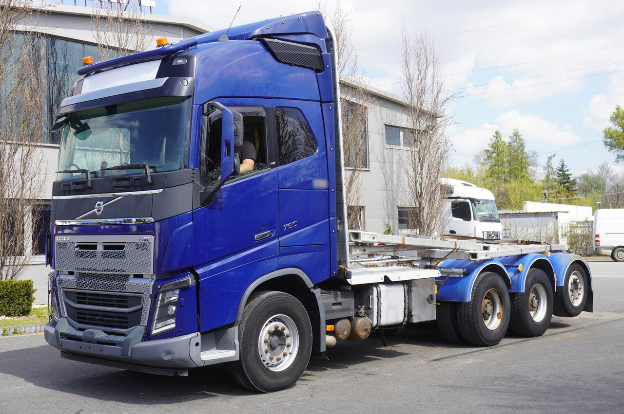 VOLVO FH16 750 8x4 / 750 HP! / 20 t load capacity / stanchion superstructure - Автоманипулятор: фото 1 VOLVO FH16 750 8x4 / 750 HP! / 20 t load capacity / stanchion superstructure - Автоманипулятор: фото 1