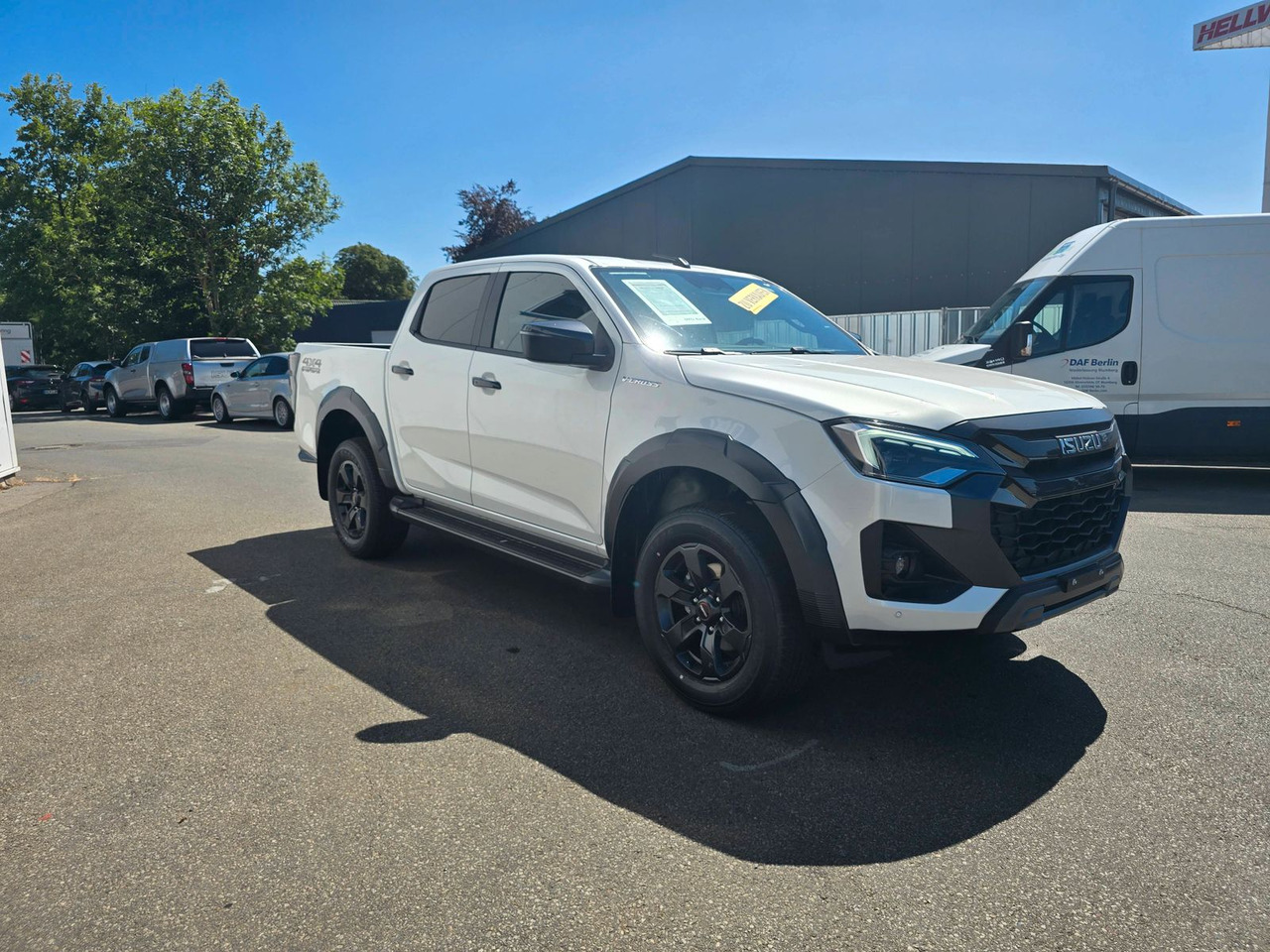 Isuzu D-Max V-Cross Dolomite Weiß Metallic - Внедорожник: фото 4 Isuzu D-Max V-Cross Dolomite Weiß Metallic - Внедорожник: фото 4