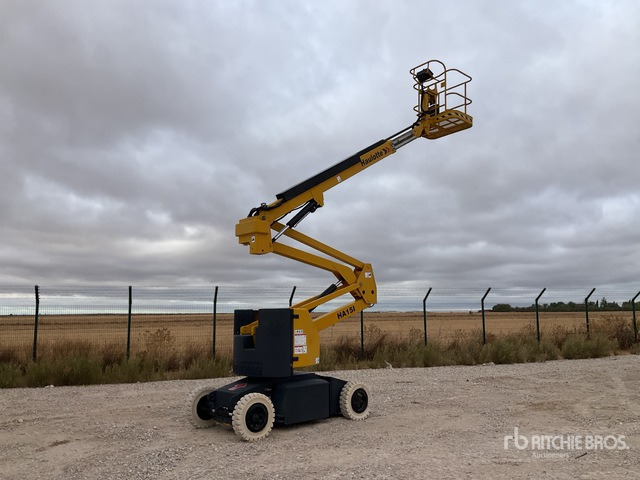 2004 Haulotte HA15I 2WD Electric Articulating Boom Lift - Коленчатый подъемник: фото 1 2004 Haulotte HA15I 2WD Electric Articulating Boom Lift - Коленчатый подъемник: фото 1