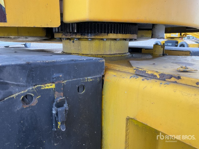 2006 Haulotte HA12IP 2WD Electric Articulating Boom Lift - Коленчатый подъемник: фото 4 2006 Haulotte HA12IP 2WD Electric Articulating Boom Lift - Коленчатый подъемник: фото 4